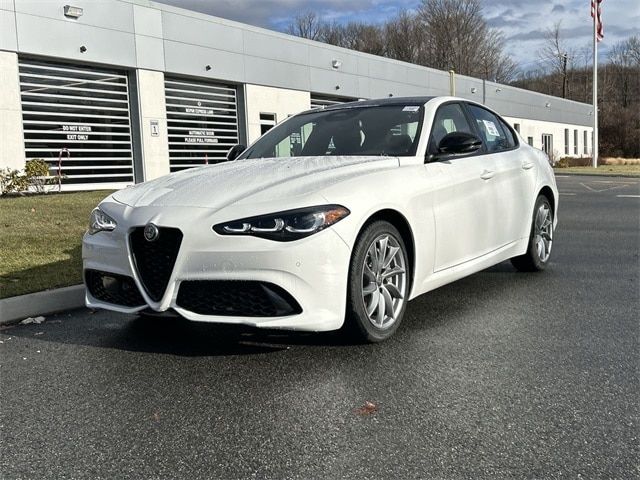 2025 Alfa Romeo Giulia Base