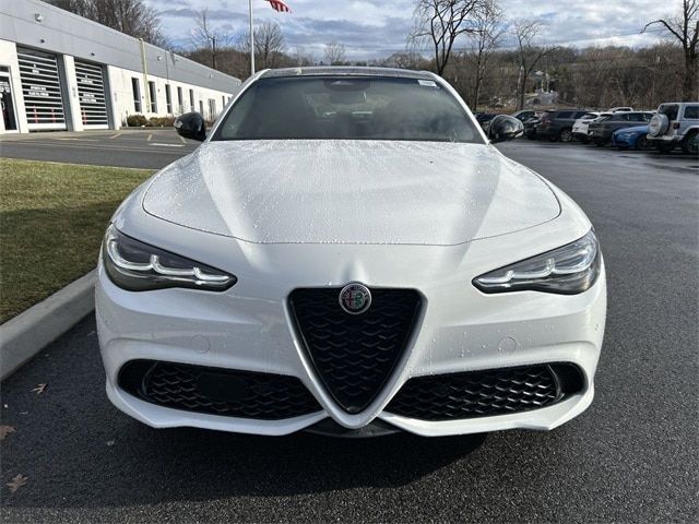 2025 Alfa Romeo Giulia Base