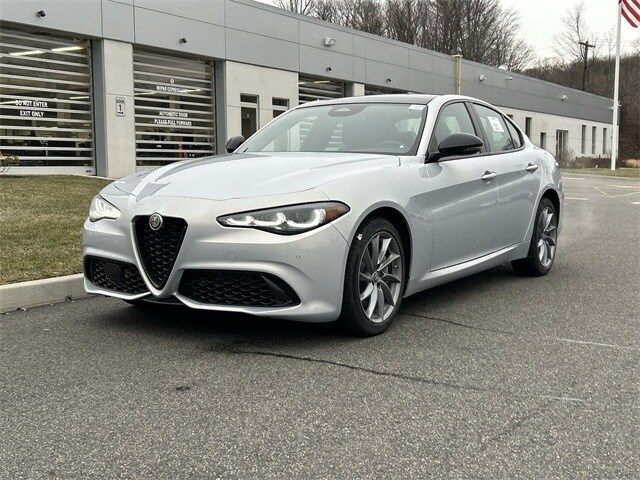 2025 Alfa Romeo Giulia Base