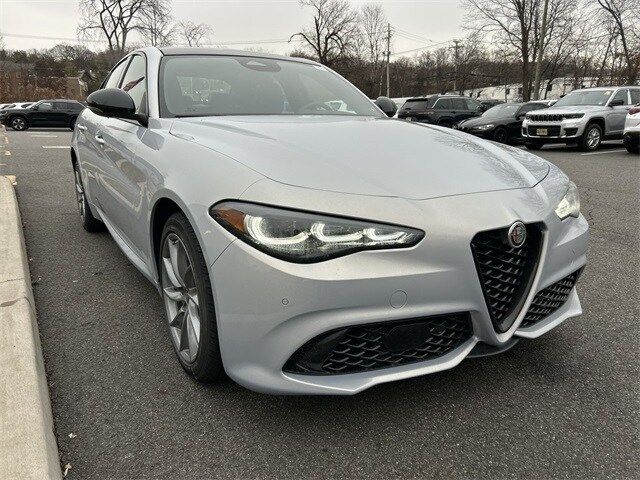 2025 Alfa Romeo Giulia Base