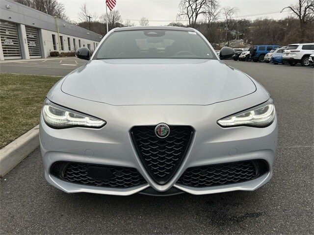 2025 Alfa Romeo Giulia Base