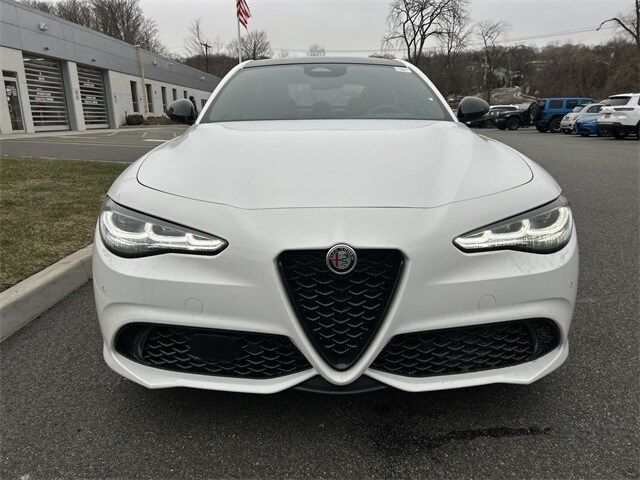 2025 Alfa Romeo Giulia Base