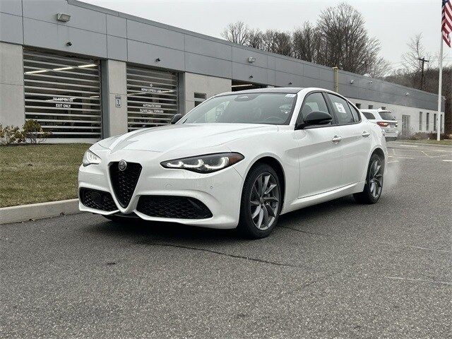 2025 Alfa Romeo Giulia Base