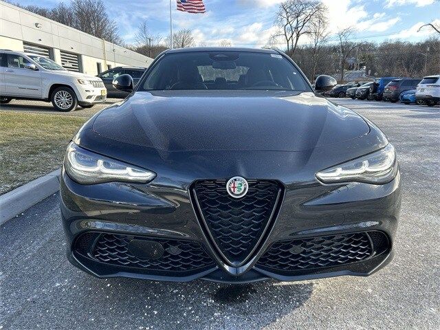 2025 Alfa Romeo Giulia Base