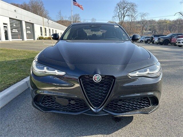 2025 Alfa Romeo Giulia Base