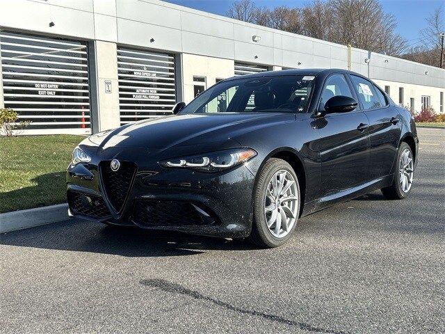 2025 Alfa Romeo Giulia Base