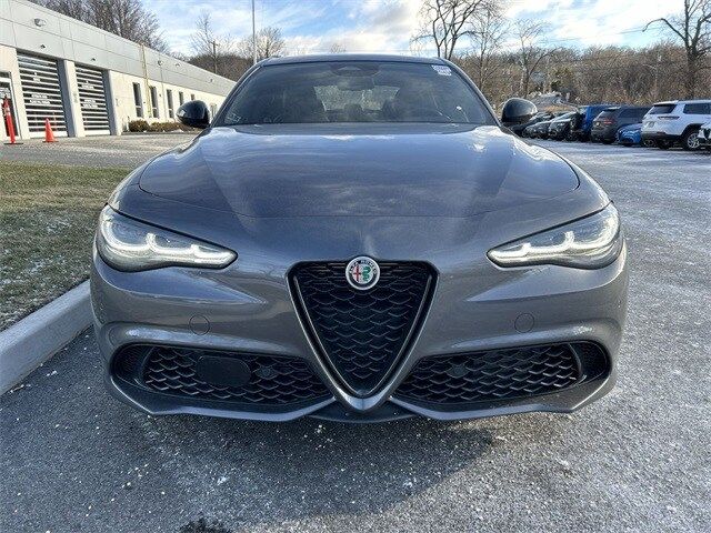 2025 Alfa Romeo Giulia Base