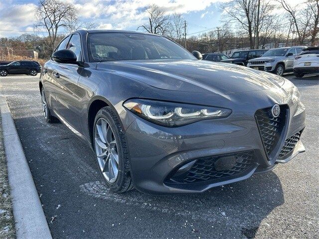 2025 Alfa Romeo Giulia Base