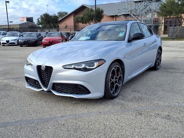 2025 Alfa Romeo Giulia Base