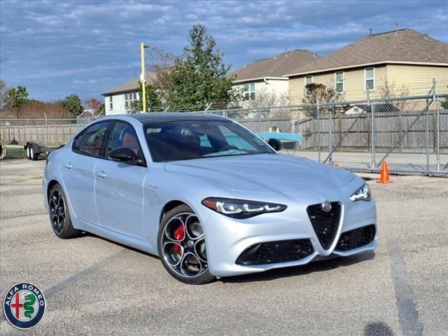 2025 Alfa Romeo Giulia Base