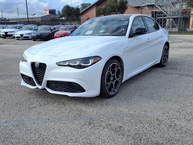 2025 Alfa Romeo Giulia Base