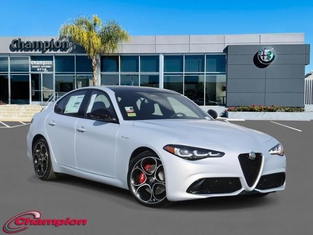 2025 Alfa Romeo Giulia Base