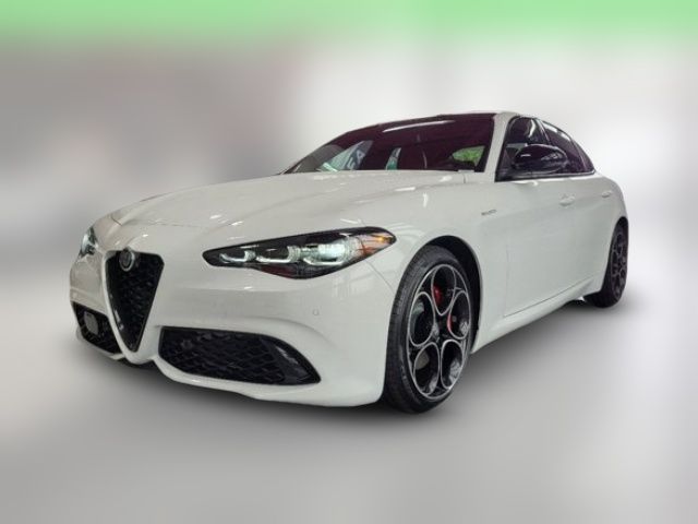 2025 Alfa Romeo Giulia Base