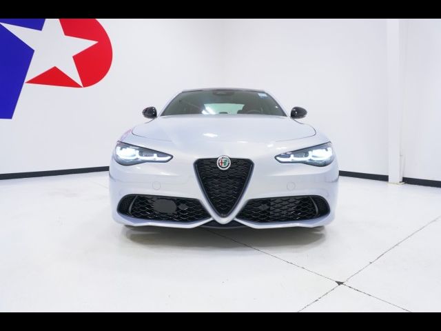 2025 Alfa Romeo Giulia Base