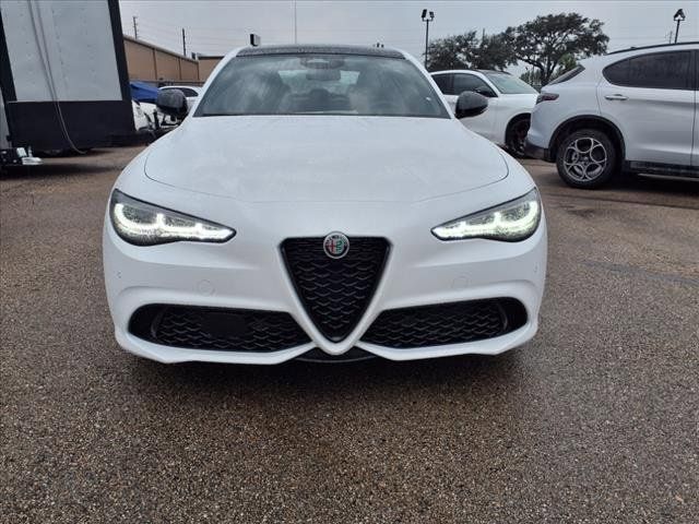 2025 Alfa Romeo Giulia Base