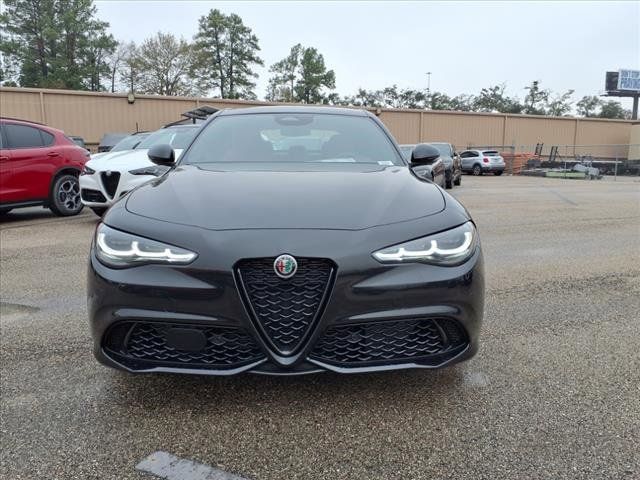 2025 Alfa Romeo Giulia Base