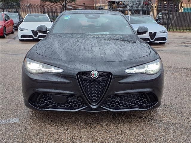 2025 Alfa Romeo Giulia Base