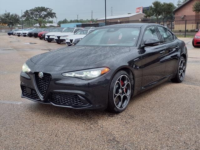 2025 Alfa Romeo Giulia Base