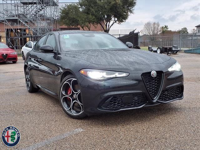 2025 Alfa Romeo Giulia Base