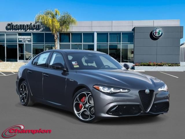 2025 Alfa Romeo Giulia Base