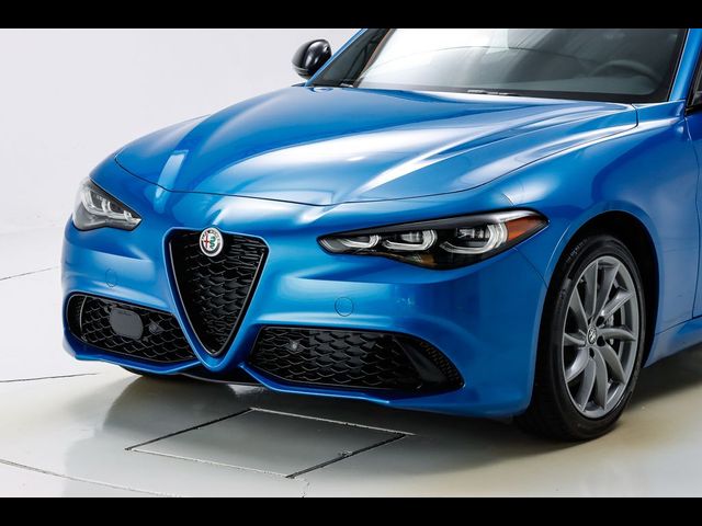 2025 Alfa Romeo Giulia Base