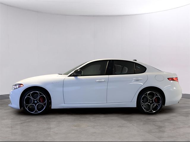 2025 Alfa Romeo Giulia Base