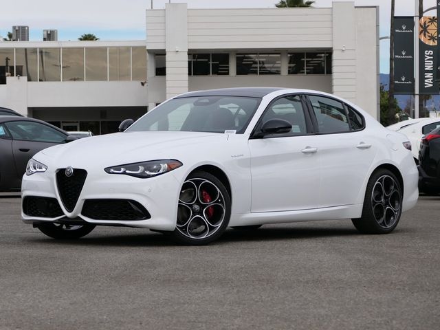 2025 Alfa Romeo Giulia Base