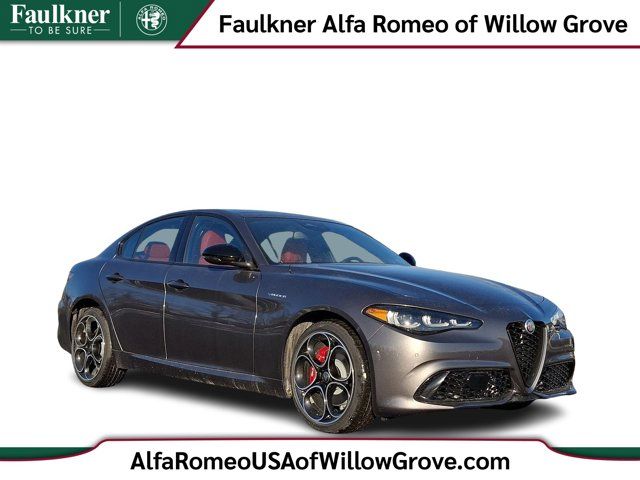 2025 Alfa Romeo Giulia Base