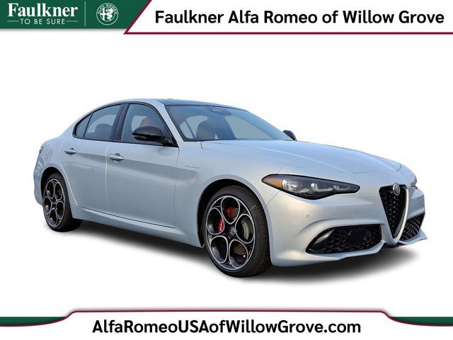 2025 Alfa Romeo Giulia Base