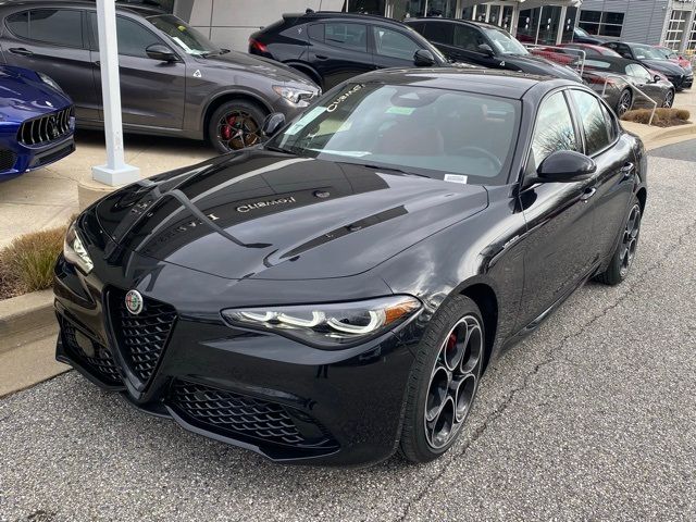 2025 Alfa Romeo Giulia Base