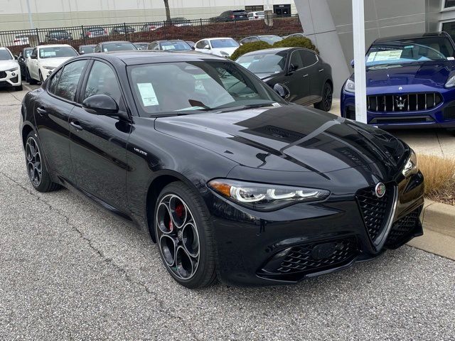 2025 Alfa Romeo Giulia Base