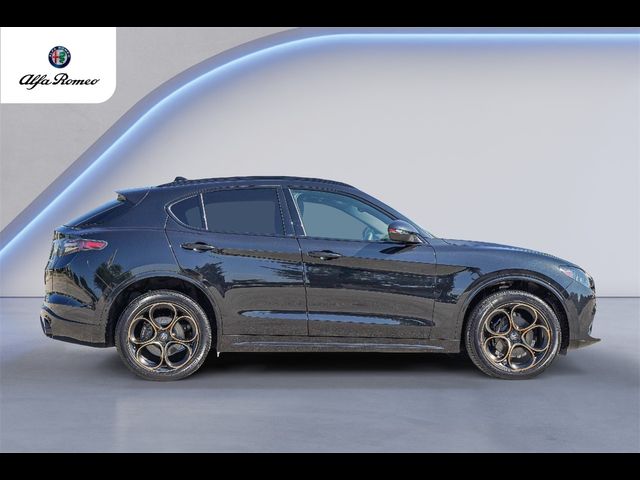 2025 Alfa Romeo Stelvio Base