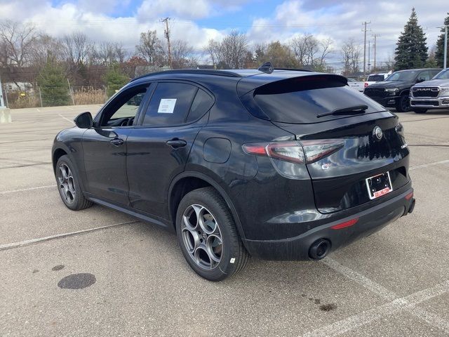 2025 Alfa Romeo Stelvio Sprint