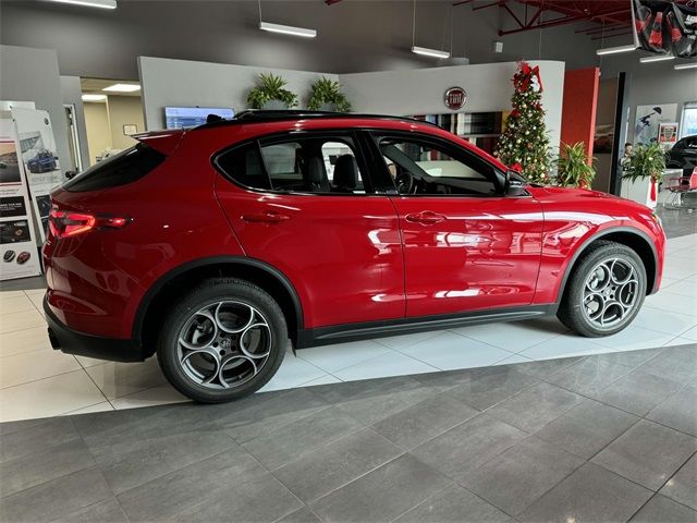 2025 Alfa Romeo Stelvio Sprint