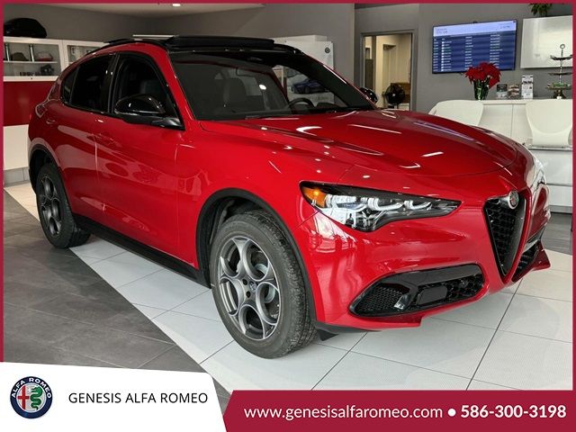 2025 Alfa Romeo Stelvio Sprint