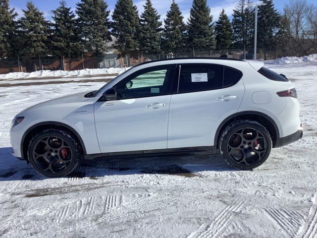 2025 Alfa Romeo Stelvio Sprint