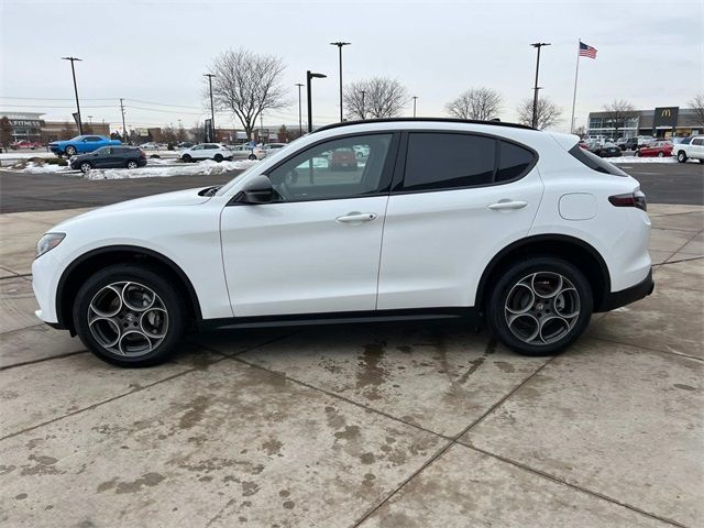 2025 Alfa Romeo Stelvio Sprint