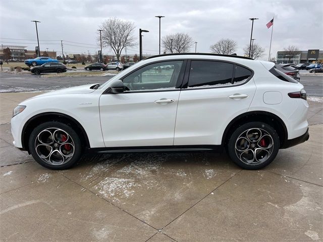 2025 Alfa Romeo Stelvio Sprint