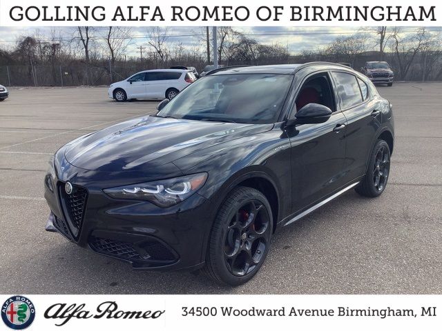 2025 Alfa Romeo Stelvio Sprint