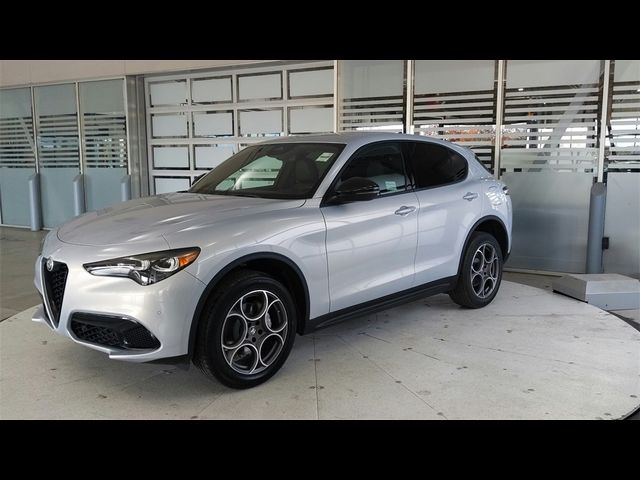 2025 Alfa Romeo Stelvio Sprint