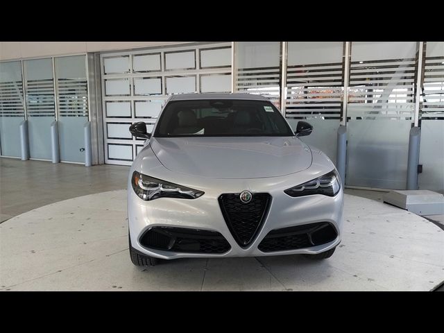 2025 Alfa Romeo Stelvio Sprint