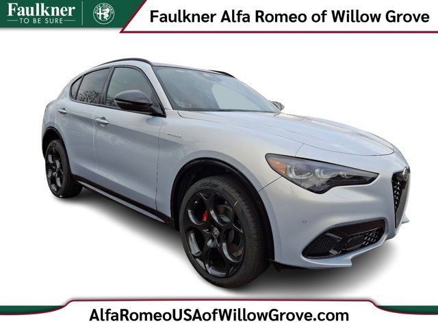 2025 Alfa Romeo Stelvio Sprint