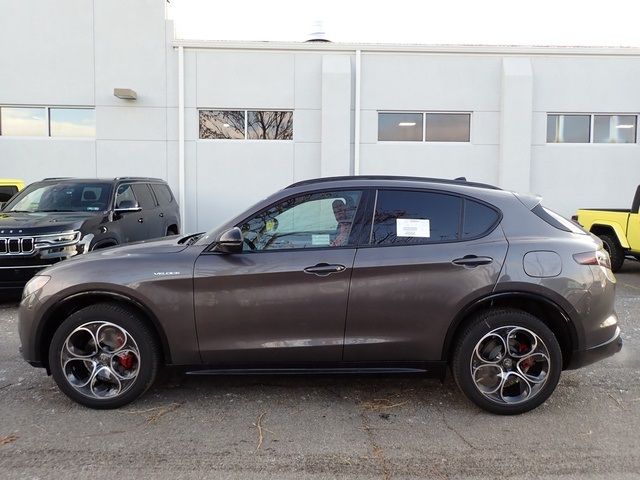 2025 Alfa Romeo Stelvio Sprint