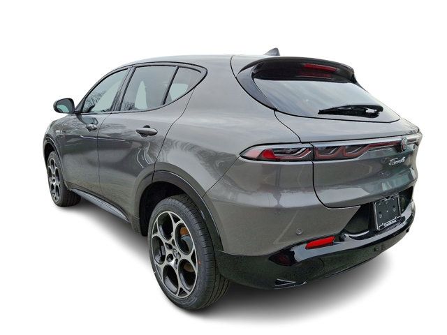 2025 Alfa Romeo Tonale Base