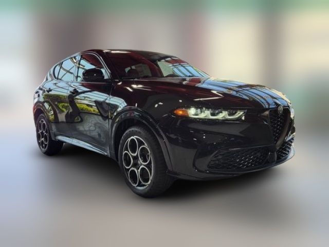 2025 Alfa Romeo Tonale Base