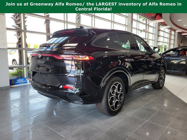 2025 Alfa Romeo Tonale Base