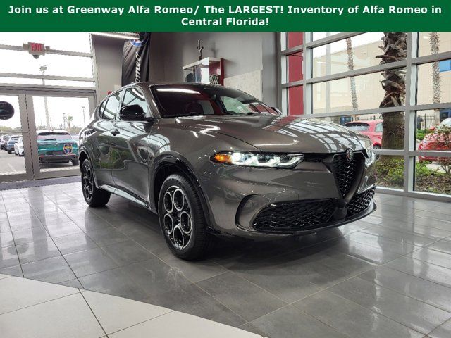 2025 Alfa Romeo Tonale Base