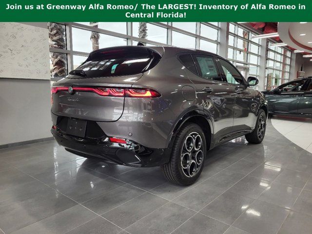 2025 Alfa Romeo Tonale Base