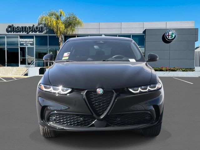 2025 Alfa Romeo Tonale Base