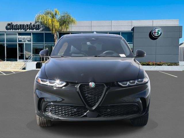 2025 Alfa Romeo Tonale Base